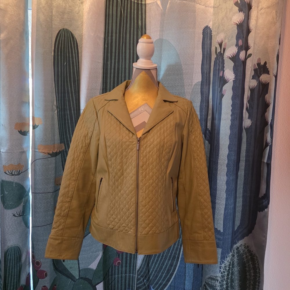 Bradley Bayou Women's Quilted Leather Jacket - Olive Green. Bust 20" Length 25"